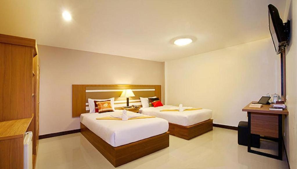 Patong V Hotel Esterno foto