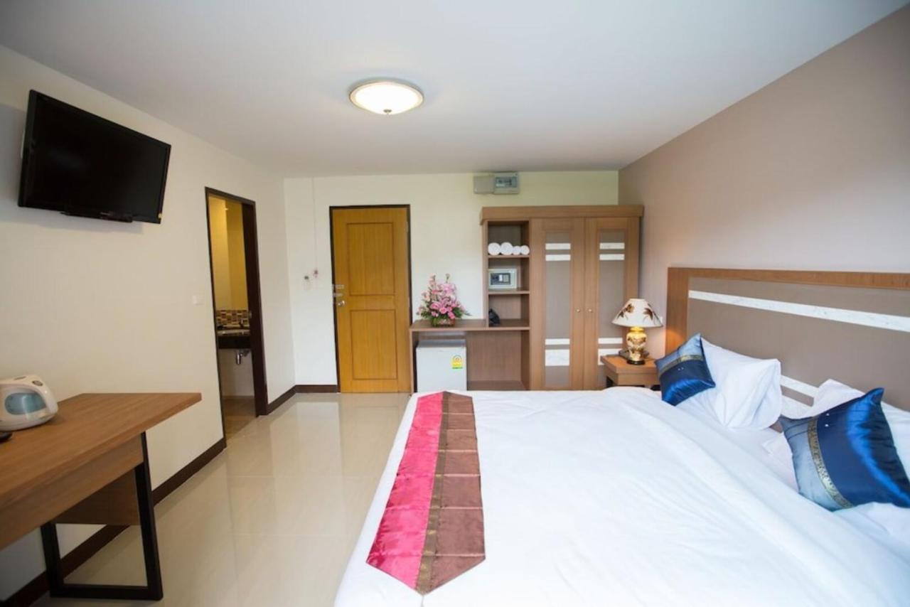 Patong V Hotel Esterno foto
