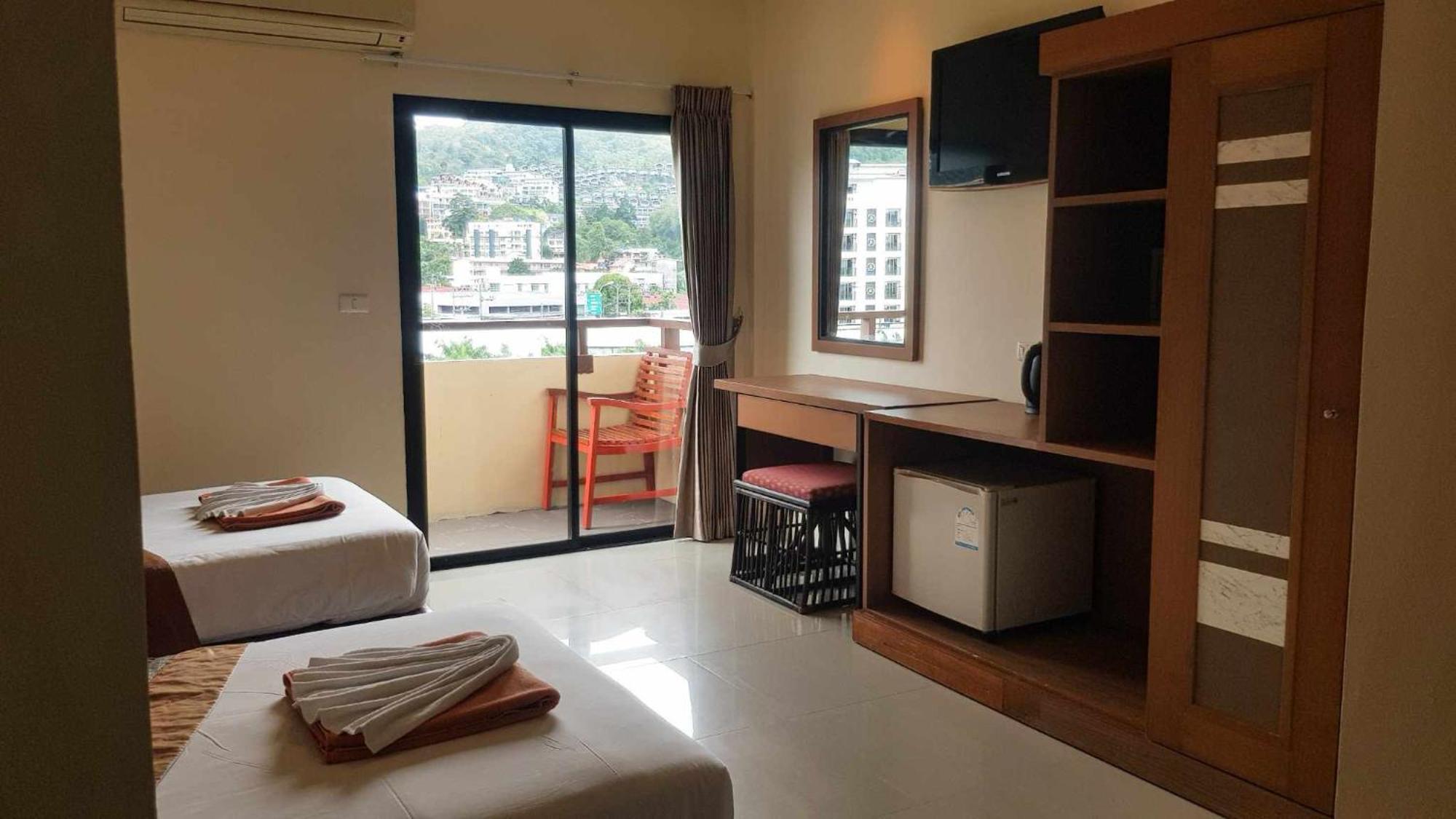 Patong V Hotel Esterno foto